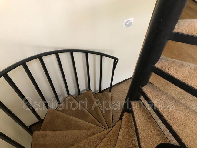 Foto del edificio - 5415 Haymeadow Ln