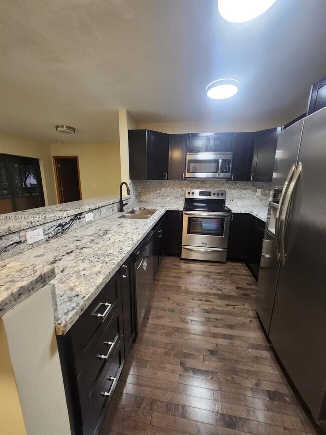 Foto del edificio - 20005 NE 3rd Ct