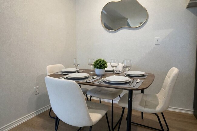 Foto del edificio - 2300 Kathryn Ln