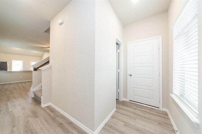 Building Photo - 21623 Calico Bush Trail