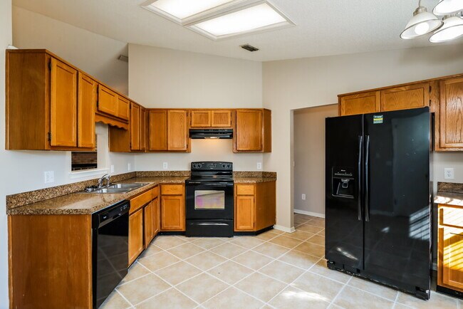Foto del edificio - 7748 Collins Ridge Blvd