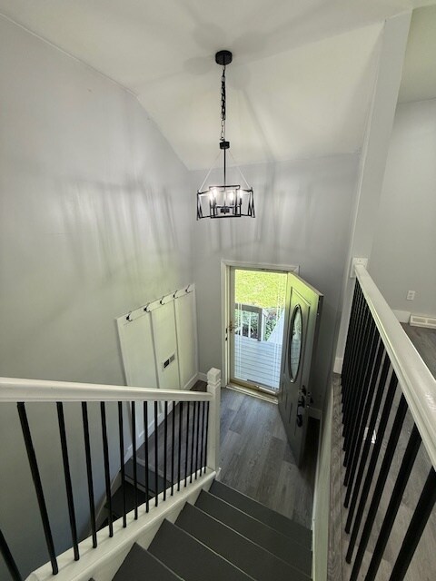 Foto del edificio - 305 Rollingwood Rd