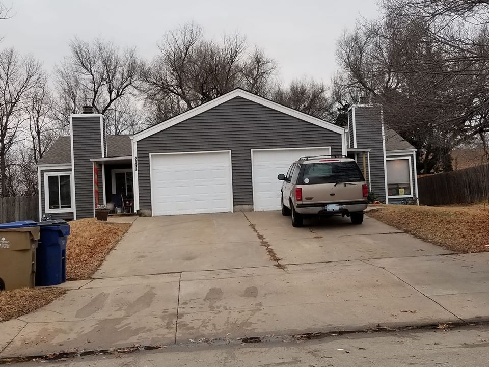 2017 N Old Manor Rd, Wichita, KS 67208 Townhome Rentals in Wichita KS