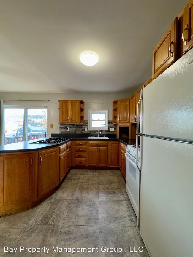 Foto del edificio - 3 br, 1 bath House - 765 Seawall Rd