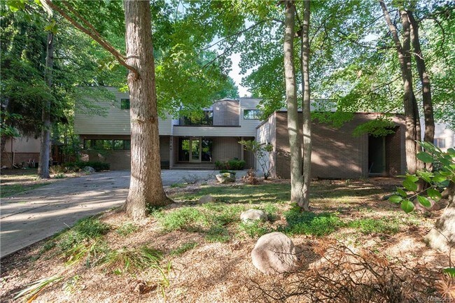 Building Photo - 3749 Elder Rd S