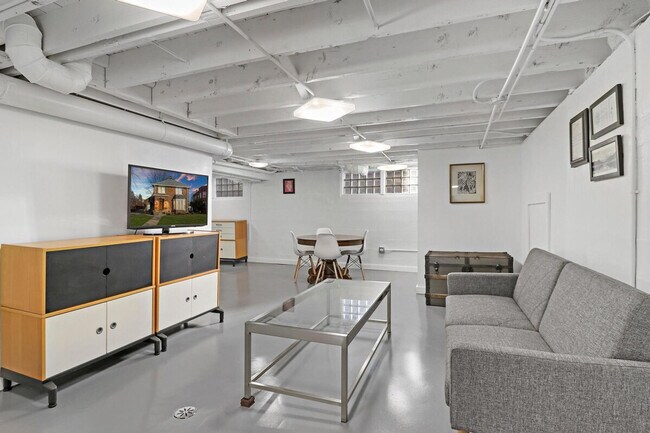 Foto del edificio - 1317 N Jackson St