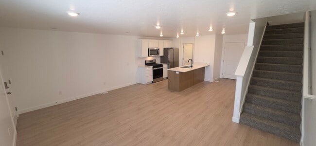 Building Photo - 4335 N 325 E