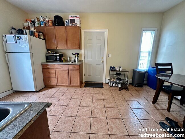 Building Photo - 34 Pratt St