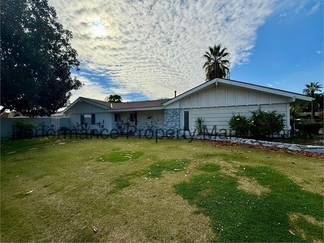 Building Photo - Stunning 3 Bed/2.5 Bath + Shop w/ Resident Benefits Package & $0 Security Deposit Option