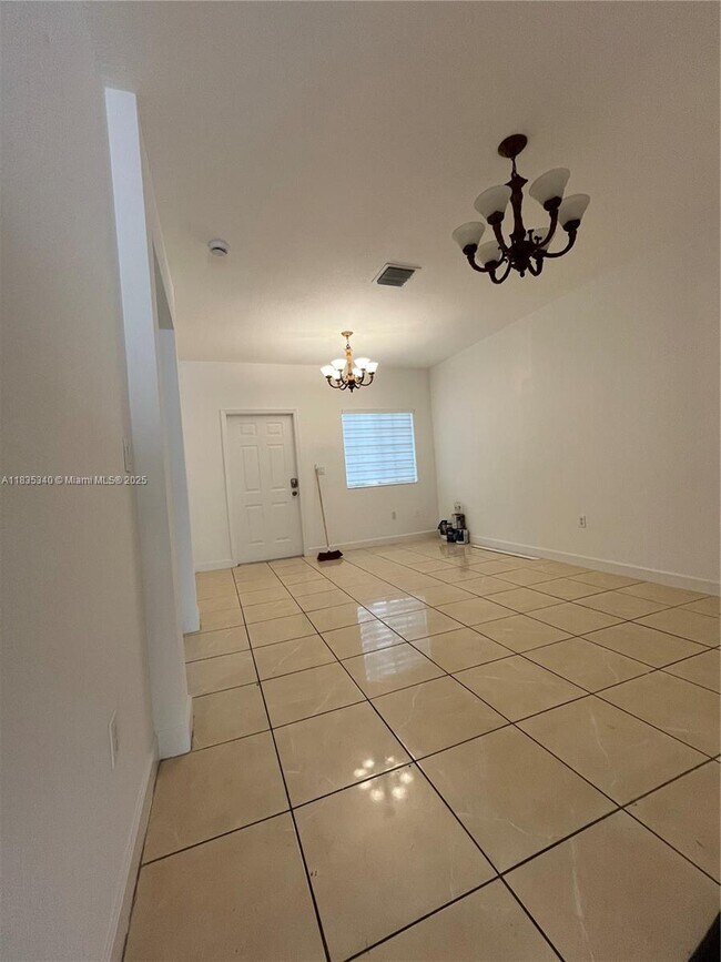 Foto del edificio - 8320 SW 150th Ave
