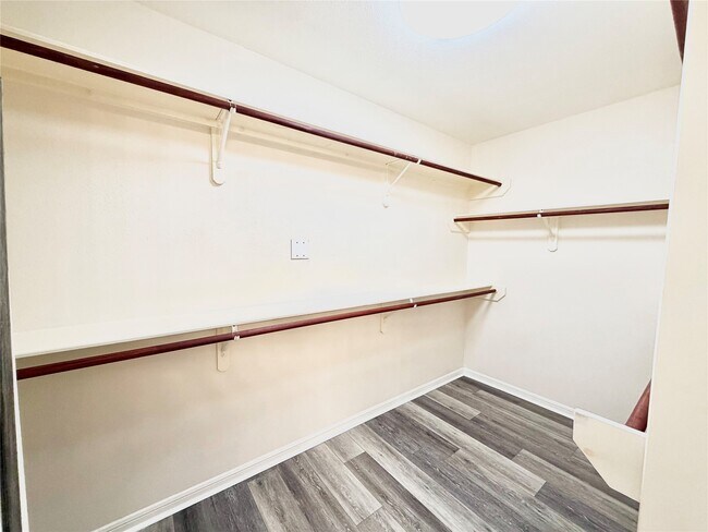Building Photo - 6650 Roberson St