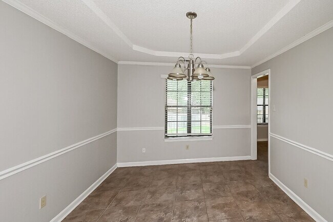Building Photo - 6594 Pine Top Cir N