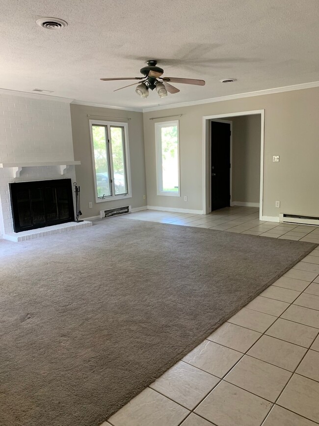 Foto del edificio - 4804 Yorkwood Dr