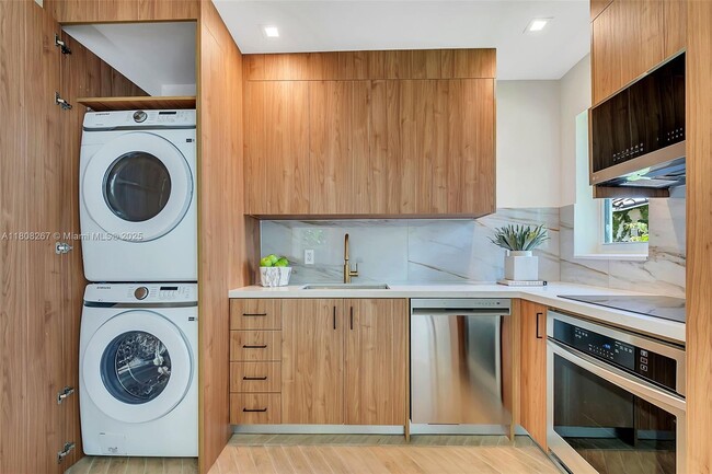 Foto del edificio - 1840 SW 22nd Terrace