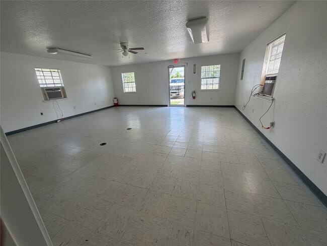 Foto del edificio - 516 Battlebell Rd