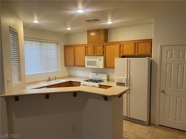 Foto del edificio - 6128 Pine Villa Ave