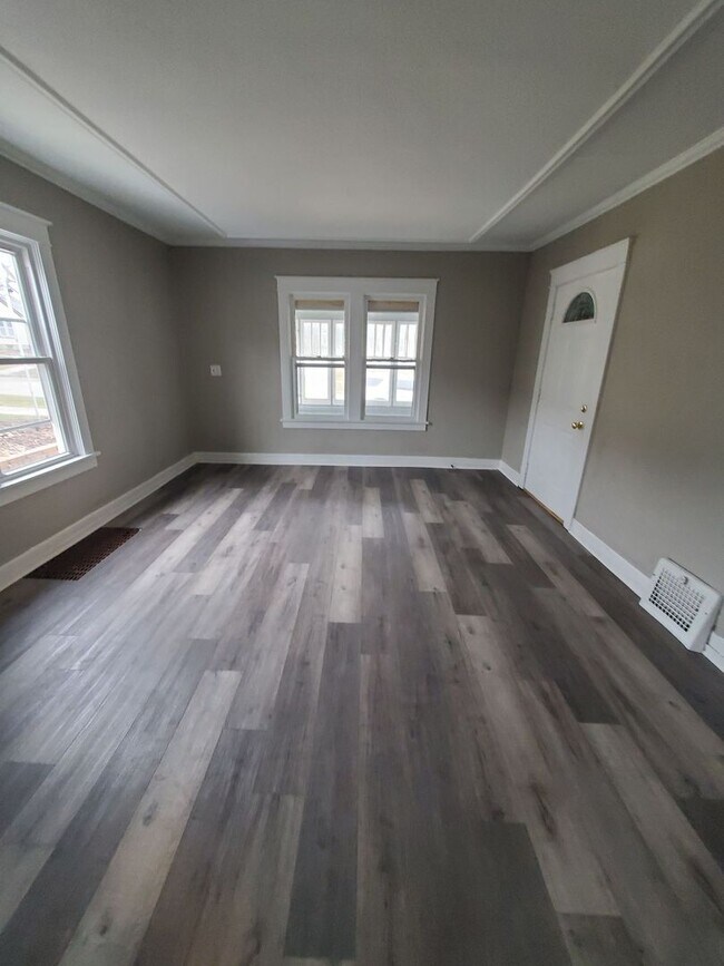 Building Photo - 418 Lemira Ave