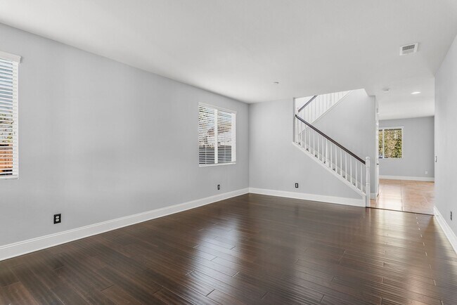 Building Photo - Spacious 4-Bedroom Home for Rent in Chula Vista – Available Now