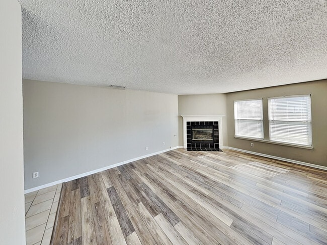 Building Photo - 10917 Sweetsen Rd