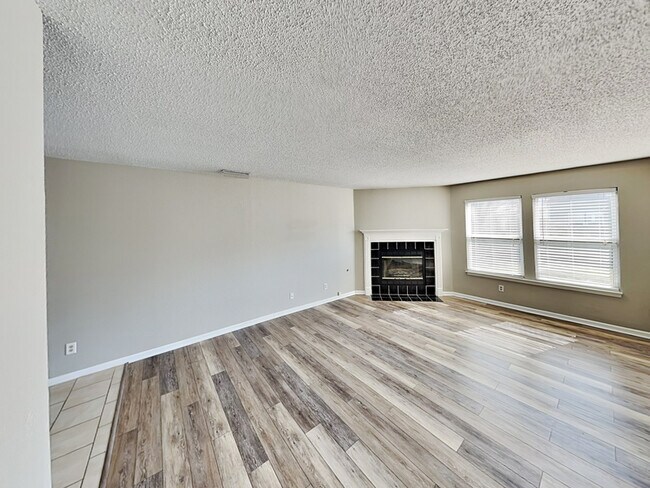 Foto del edificio - 10917 Sweetsen Rd