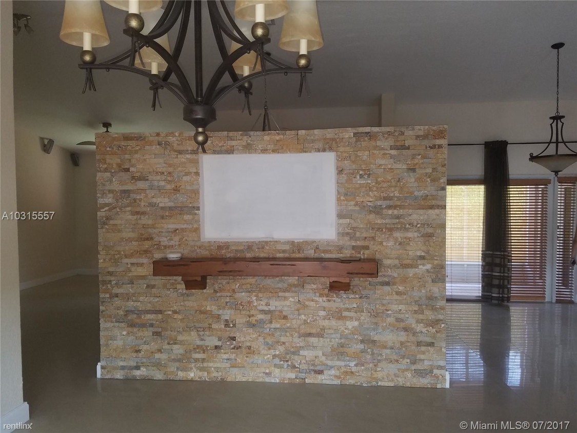 Foto principal - 8863 NW 142nd Ln