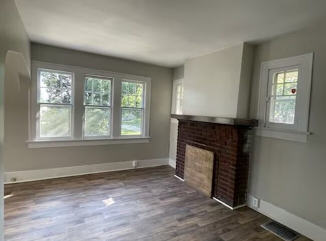 Foto del edificio - Lake Views! 1 Bedroom, 1 bath