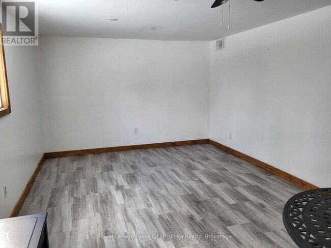 Building Photo - 273 Skyhills Rd