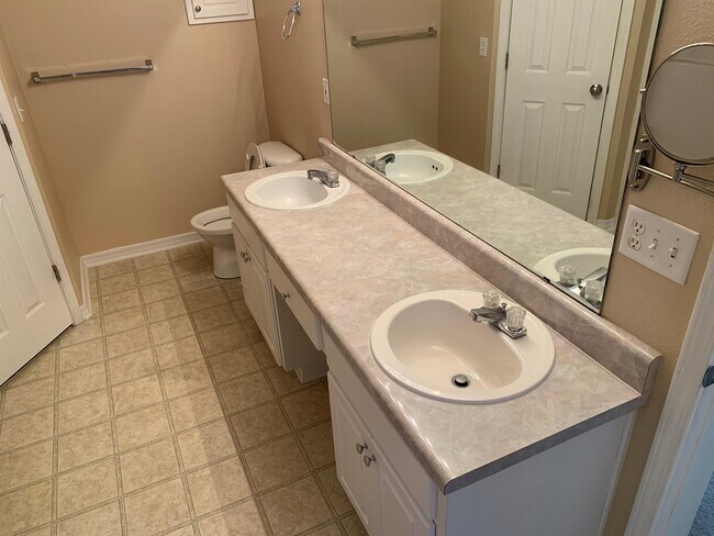 Foto del edificio - 2168 Lambourn Ct