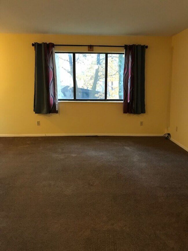 Foto del edificio - 2 Bedroom Condo in Holiday Hills area