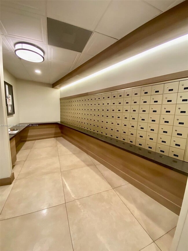 Foto del edificio - 3701 N Country Club Dr