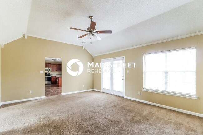 Foto del edificio - 3 Bedroom Pet-Friendly Home in Collierville, TN with Main Street Renewal