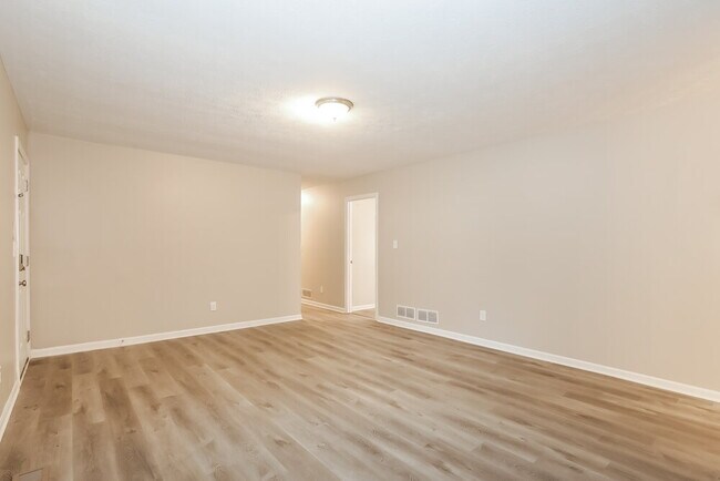 Foto del edificio - 4284 Ridgetop Dr