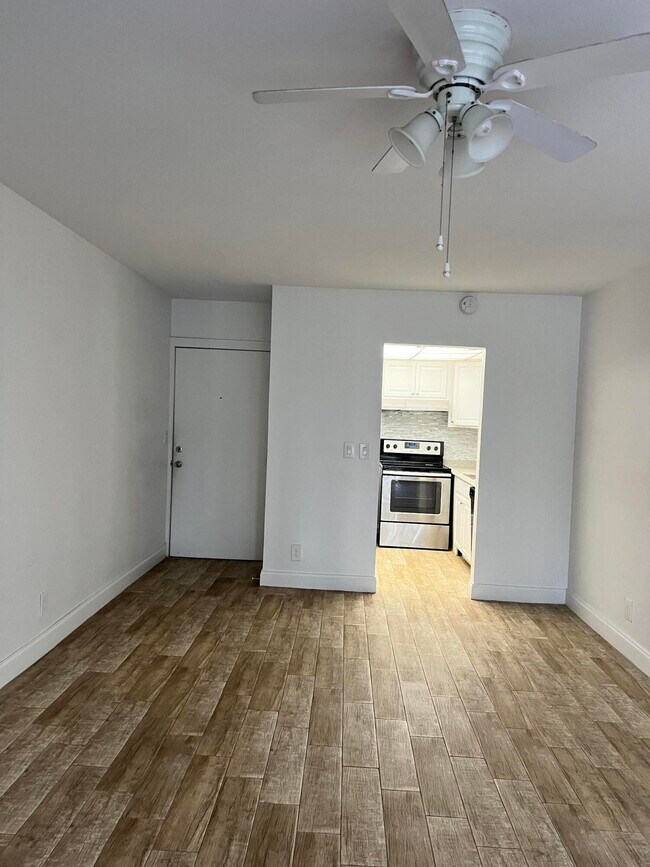 Foto del edificio - 632 NW 13th St