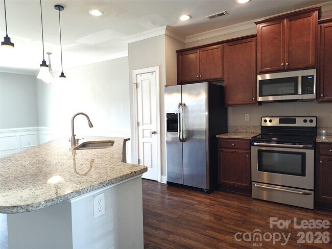 Foto del edificio - 321 Halton Crossing Dr SW