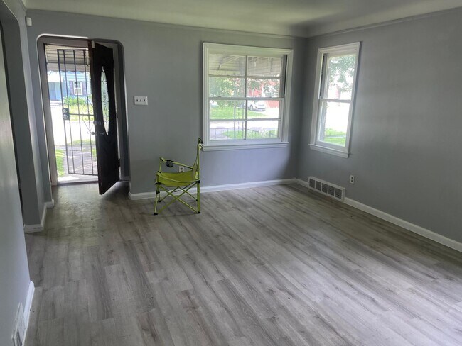 Foto del edificio - 5134 Hereford St