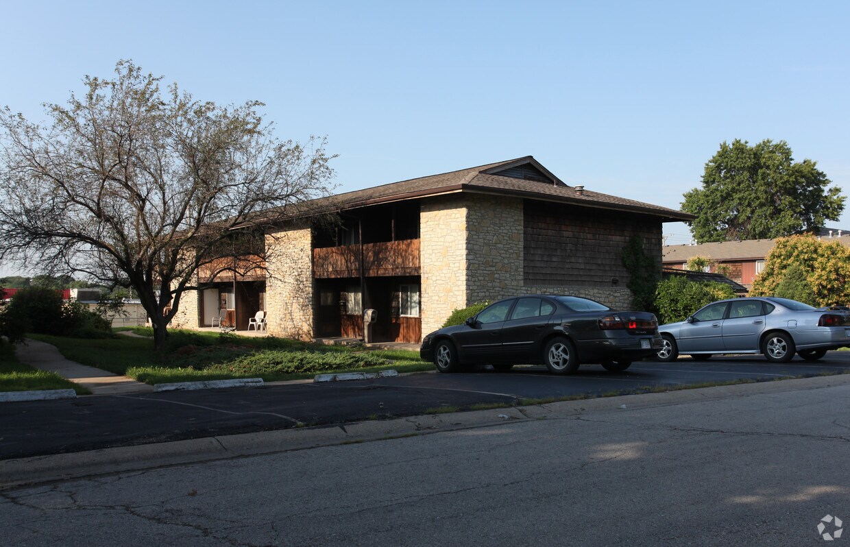 Primary Photo - 1218-1224 N 77th Ter