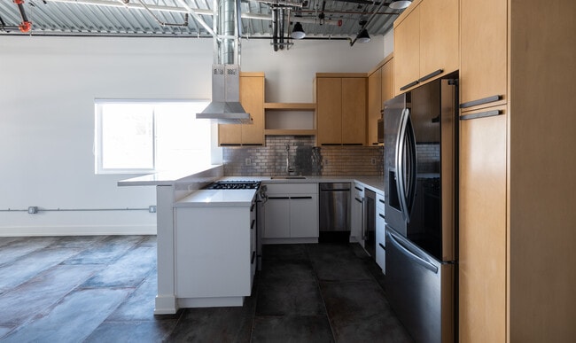 201 - 605 Lofts