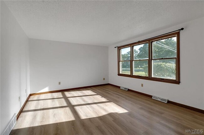 Foto del edificio - 276 Tennyson Terrace