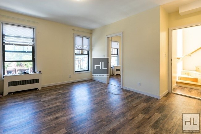 Building Photo - 202-209 9th St