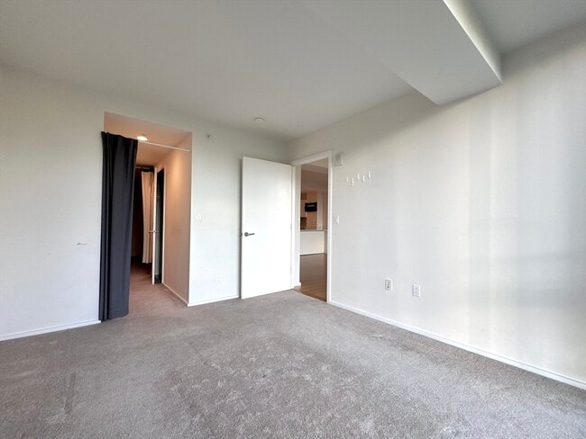 Foto del edificio - 2 Earhart St