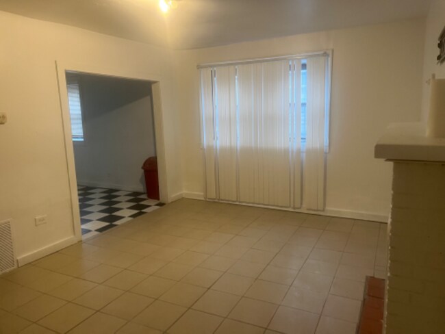 Foto del edificio - 5102 W Huron St