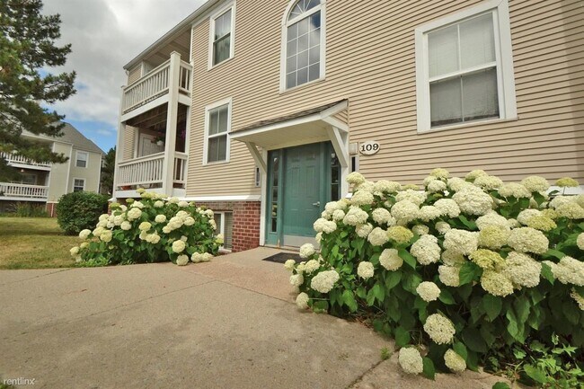 Foto del edificio - 1 br, 1 bath  - 109 Fieldcrest St Apt 101