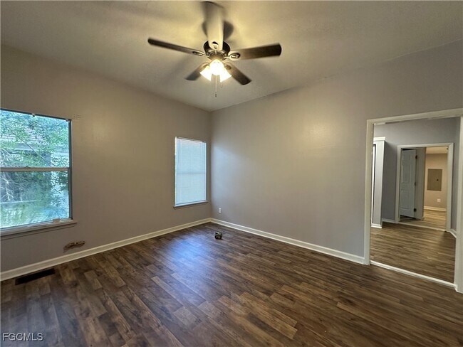 Foto del edificio - 2115 Crawford St