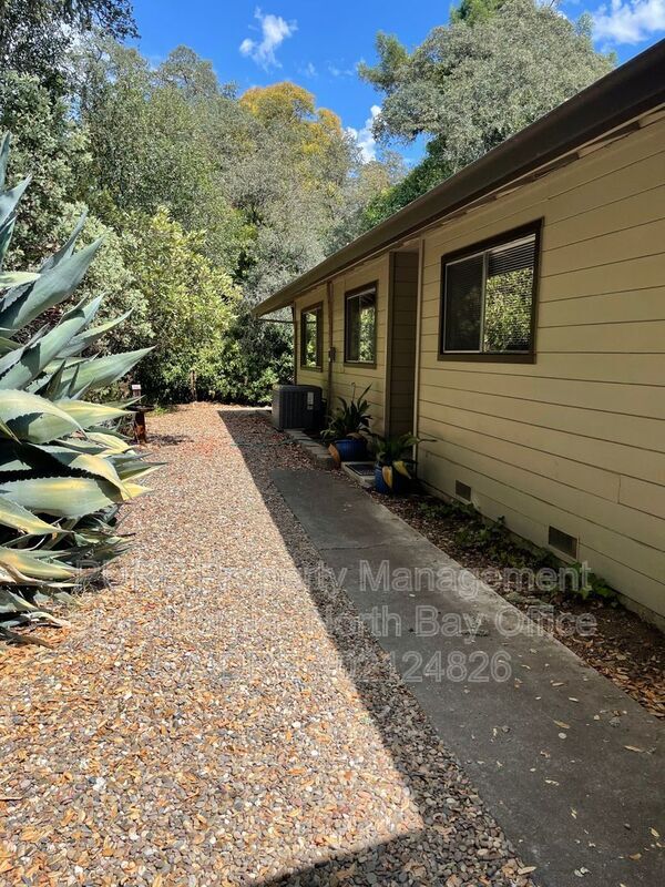 Foto principal - 875 Watson Rd