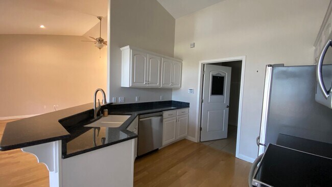 Building Photo - 12151 Fairway Circle, Rolla - Available Now