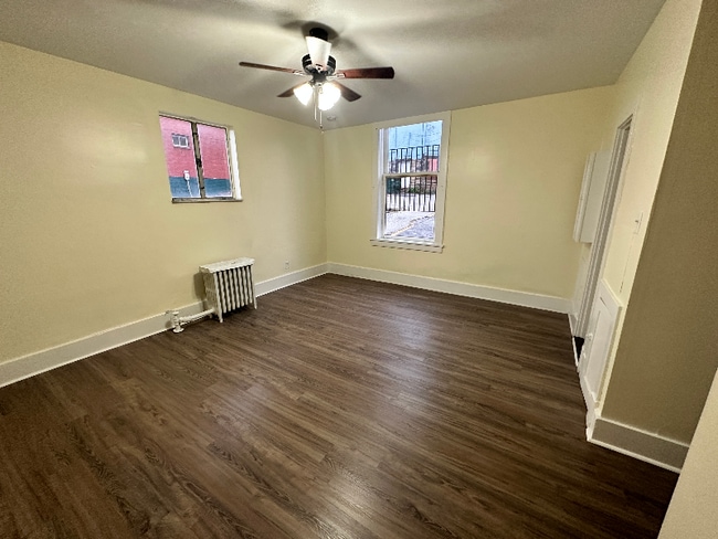 Building Photo - 25 W Chestnut St