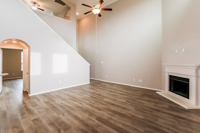 Building Photo - 617 Pawnee St