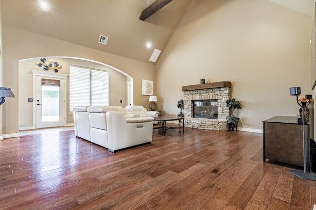 Foto del edificio - 920 NW 195th Pl