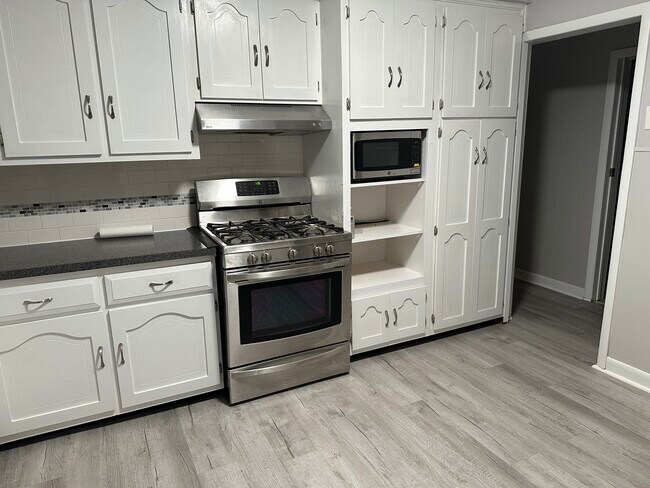 Kitchen - 52 High St