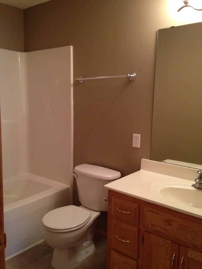 Building Photo - 2106 Linden Trl